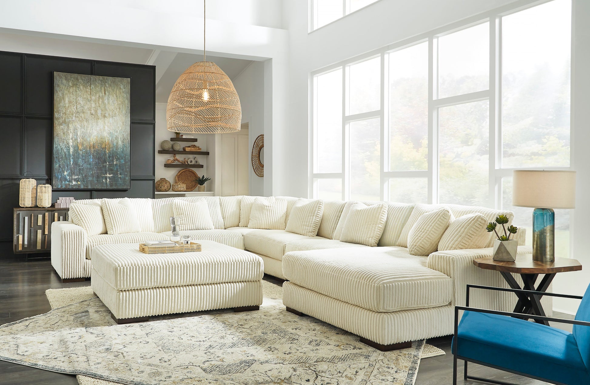 Lindyn 6 - Piece Sectional