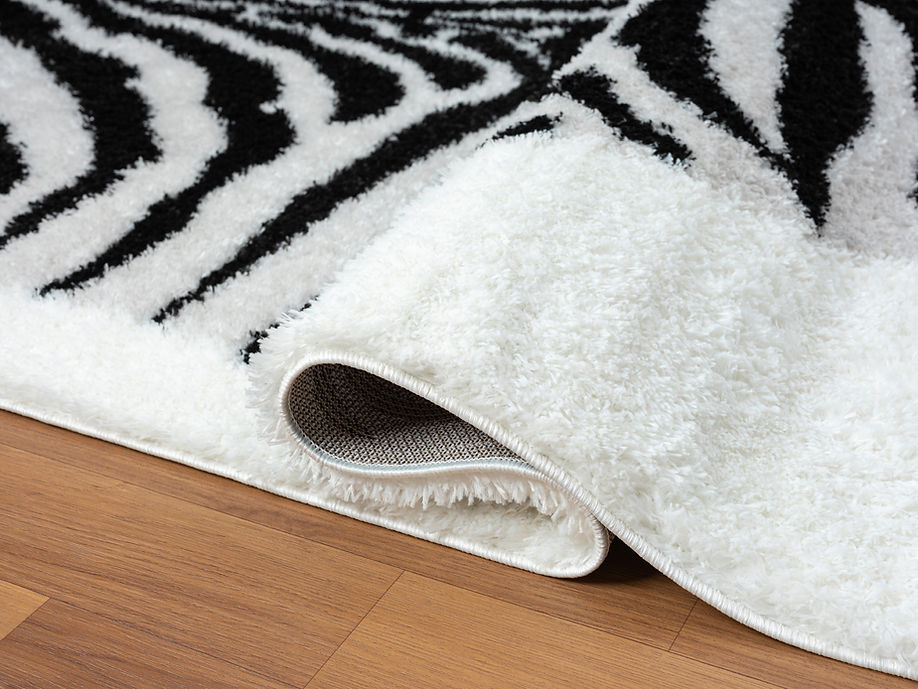 Comfy Shag Black&White