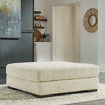 Lindyn 6 - Piece Sectional