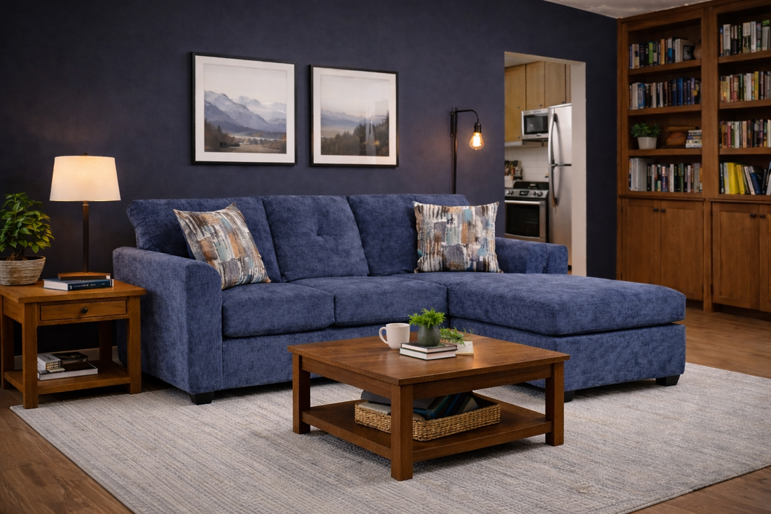 Sectional Navy blue with accent pllows