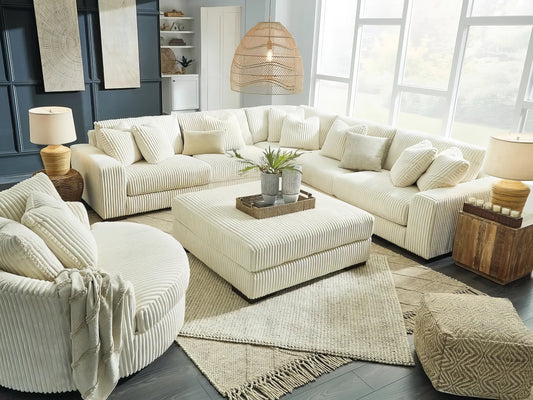 Ashley Lindyn Sectional Set