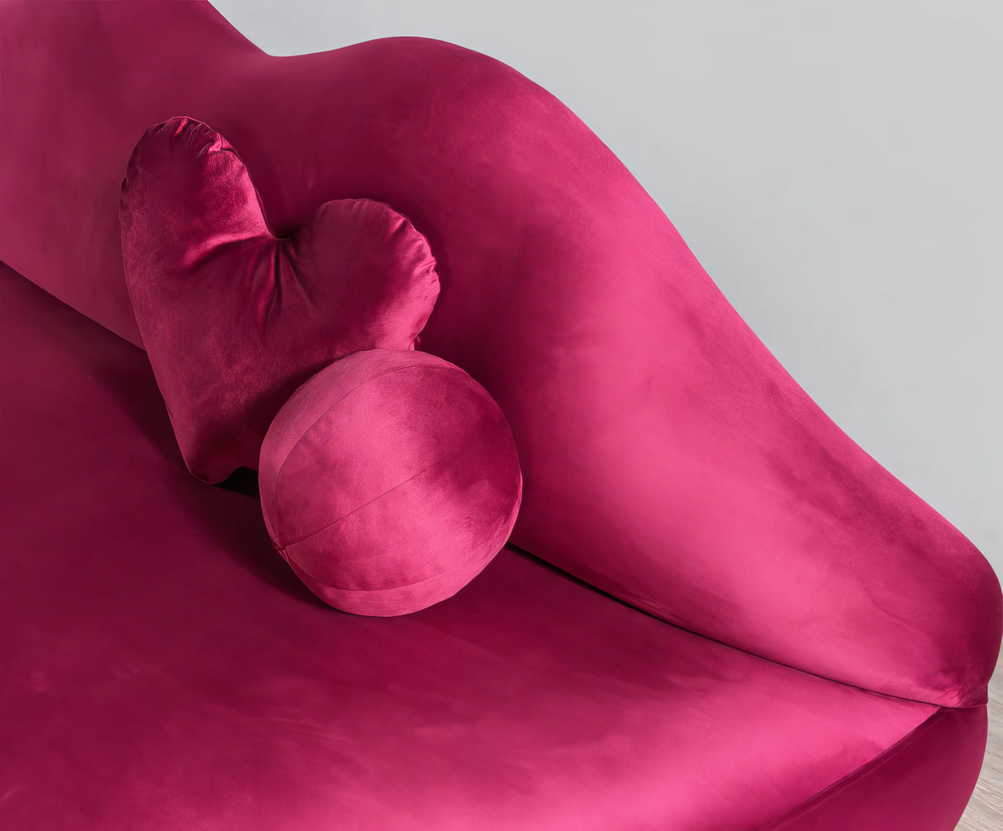 Lips Loveseat