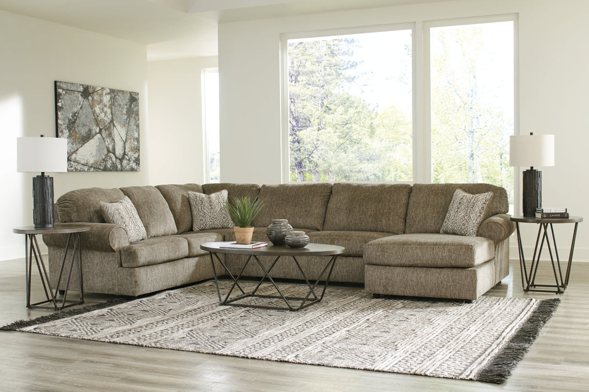 Hoylake Chocolate 3-Piece Sectional with Chaise | 56402S1
